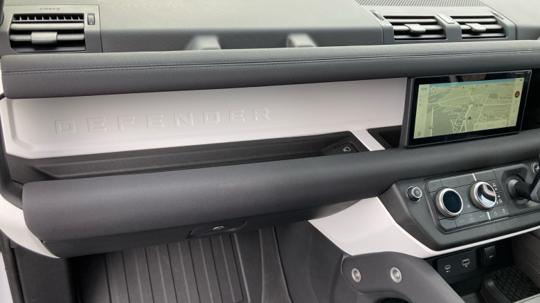 Land Rover Defender 90 Diesel 3.0 D250 Hard Top SE Auto